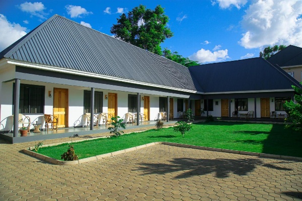 Hakuna Woga Inn image 1